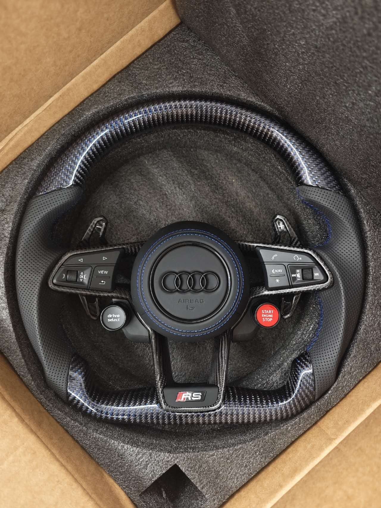 Спортен поръчков волан AUDI