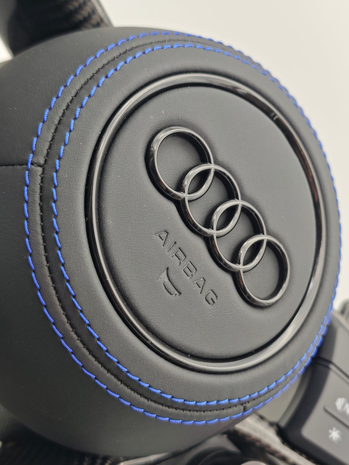 Спортен поръчков волан  AUDI