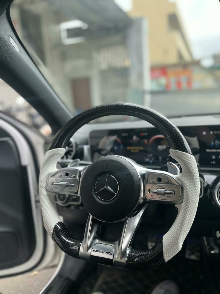 Спортен поръчков волан Mercedes - Benz