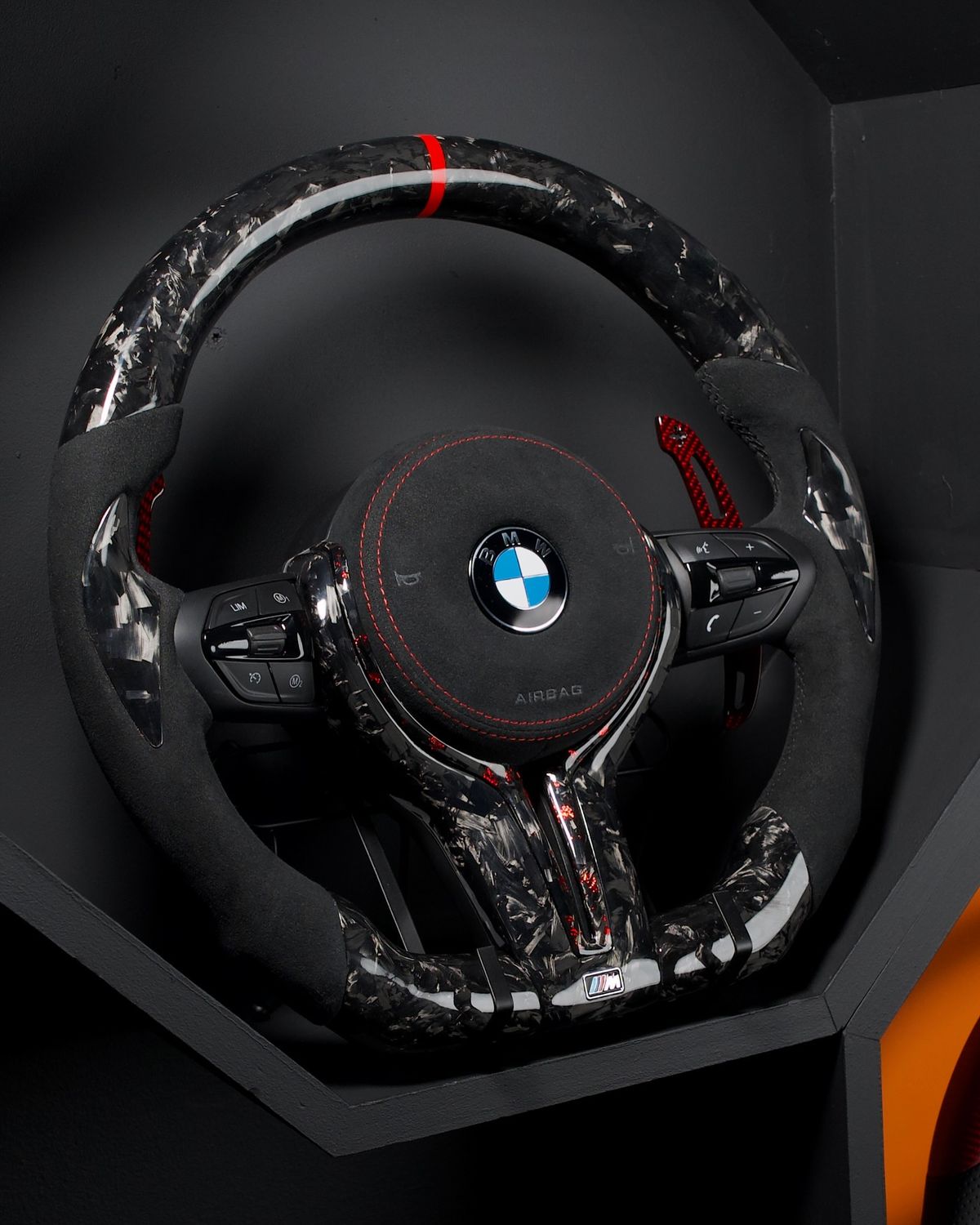 Спортен поръчков волан BMW