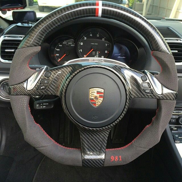 Спортен поръчков волан Porsche